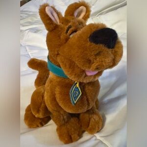 ❤️ Scooby Doo stuffed animal NWT